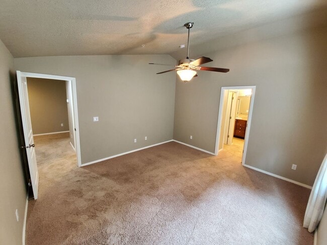Building Photo - Spacious Three Bedroom Home in North Albany- Available Soon!