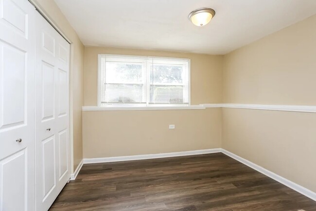 Building Photo - 118 Davis Ct