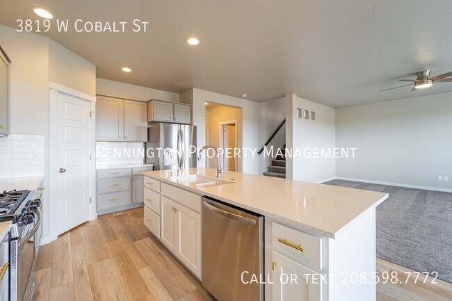 Building Photo - 3819 W Cobalt St