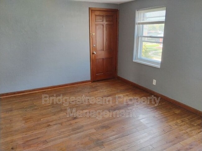 Building Photo - 108 Bellaire Ave
