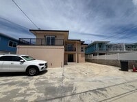 Building Photo - 1674 Kino St