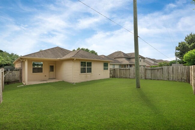 Building Photo - 26350 Longview Creek Dr