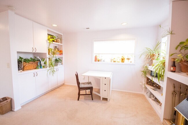 Building Photo - BEAUTIFUL 4 BEDROOM / 3 BATH HOME IN LAFAY...