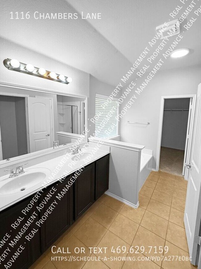 Building Photo - 1116 Chambers Ln