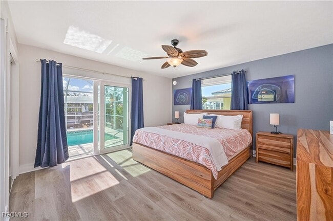 Building Photo - 2868 Sanibel Blvd