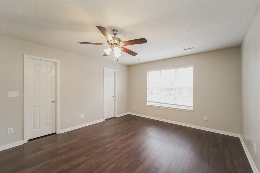 Building Photo - 9225 Merlot Ln