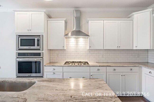 Building Photo - 2219 Midden Dr