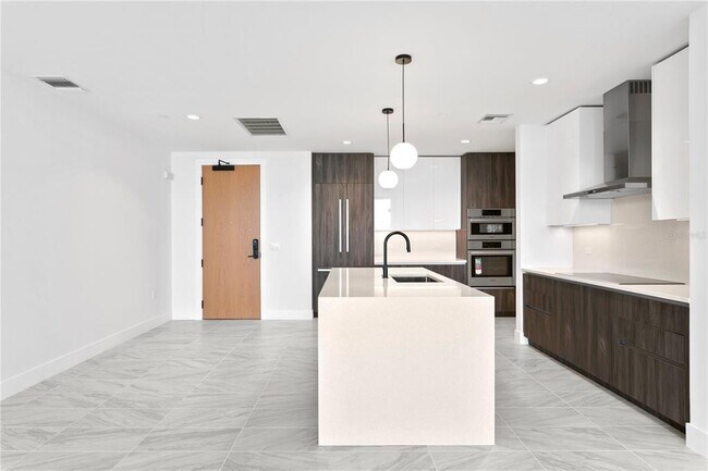 Building Photo - 777 3rd Ave N