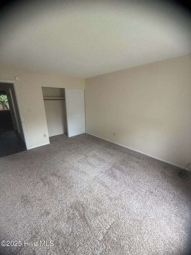 Building Photo - 137 Twinwood Dr