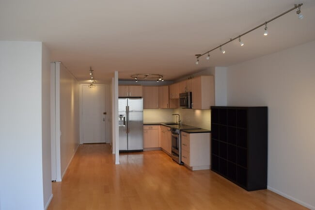 Building Photo - 405 N Wabash Ave