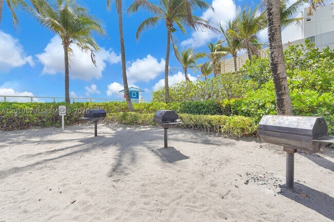 Building Photo - 3001 S Ocean Dr