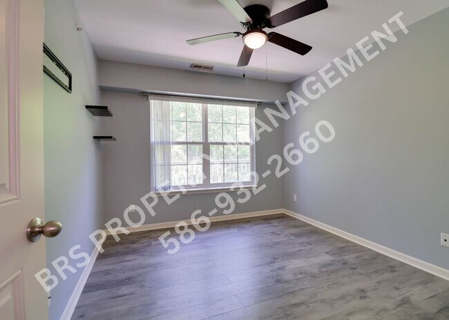 Building Photo - 2-bedroom 2 bath condo in Shelby Township