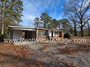 Building Photo - AWESOME RANCH HOME/ TOTAL ELECTRIC /2 LIVINGROOMS / ALMOST HALF ACRE / GREAT LOCATION/ POPULAR BR...
