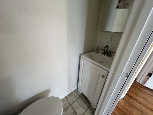 Building Photo - 540 Tangent St
