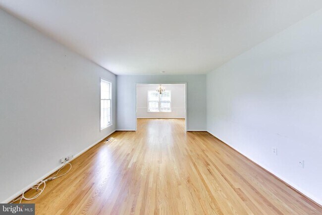 Building Photo - 991 Farm Haven Dr