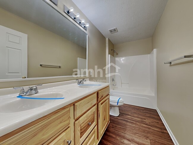 Building Photo - 268 Indian Lake Dr