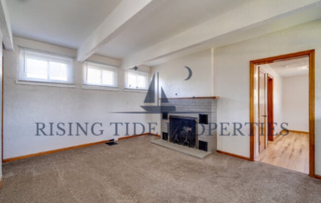 Building Photo - 2500 Marimont Dr