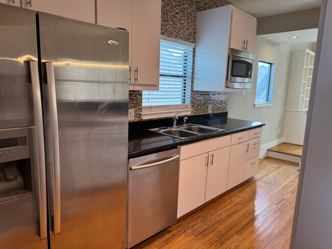 Building Photo - 9716 Linkmeadow Ln