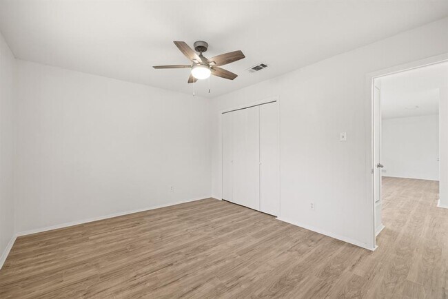 Building Photo - 2401 Singletree Ave