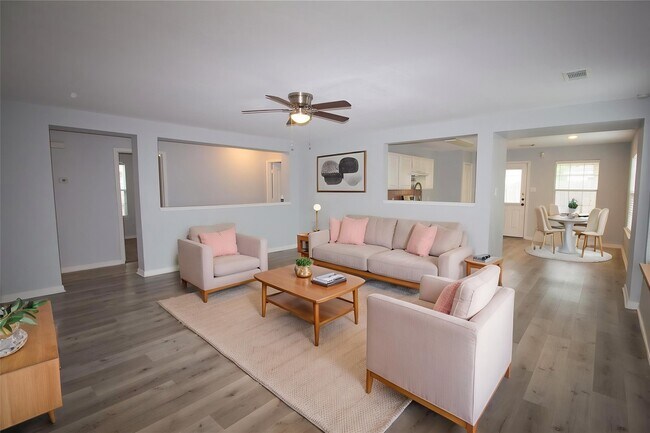 Building Photo - 29523 Legends Stone Dr