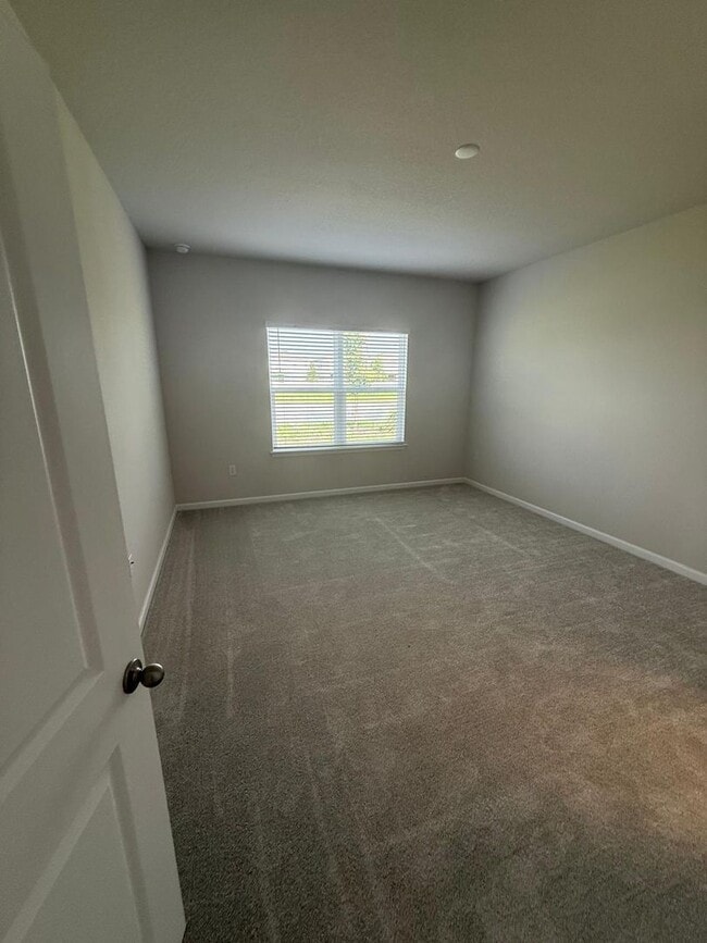 Building Photo - Beautiful 3BR/3BA Home in Creekside