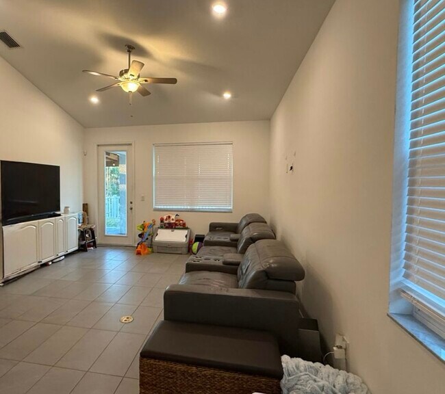 Building Photo - 4755 Reisswood Lp