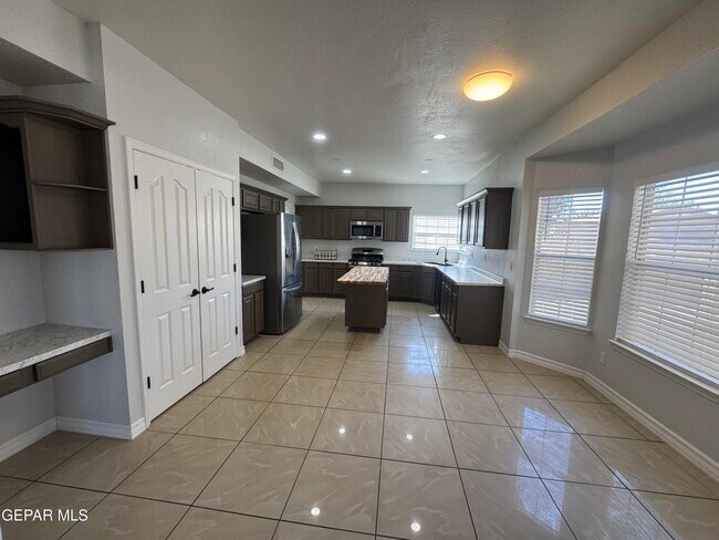 Building Photo - 485 Jeweled Mesa Ct