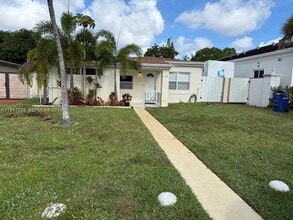 Building Photo - 1289 NE 181st St