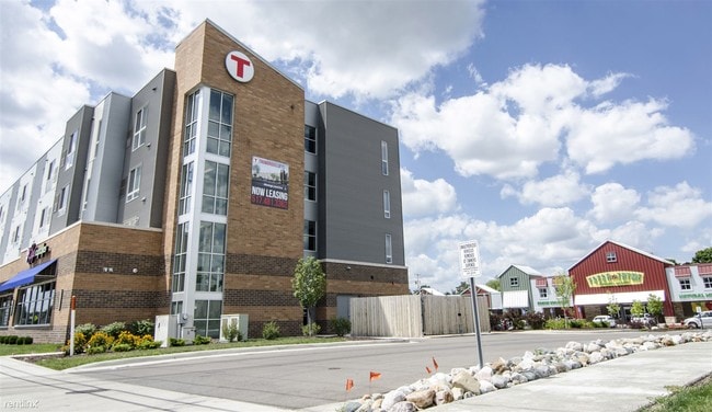 Building Photo - 1040 Trowbridge Rd