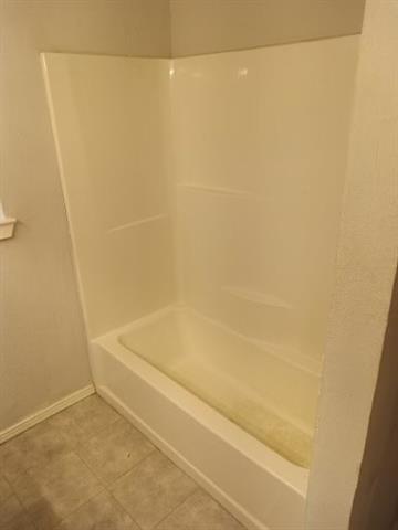 Building Photo - 308 S Pecan St