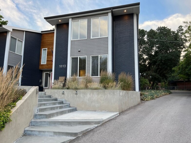 Building Photo - 1813 Laurelhurst Dr E