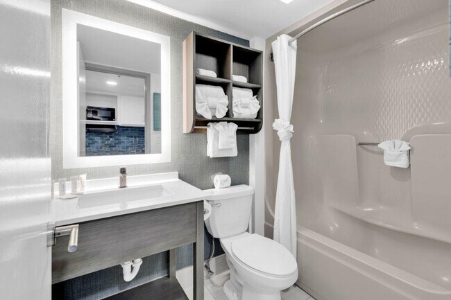 Building Photo - 2401 S Ocean Blvd