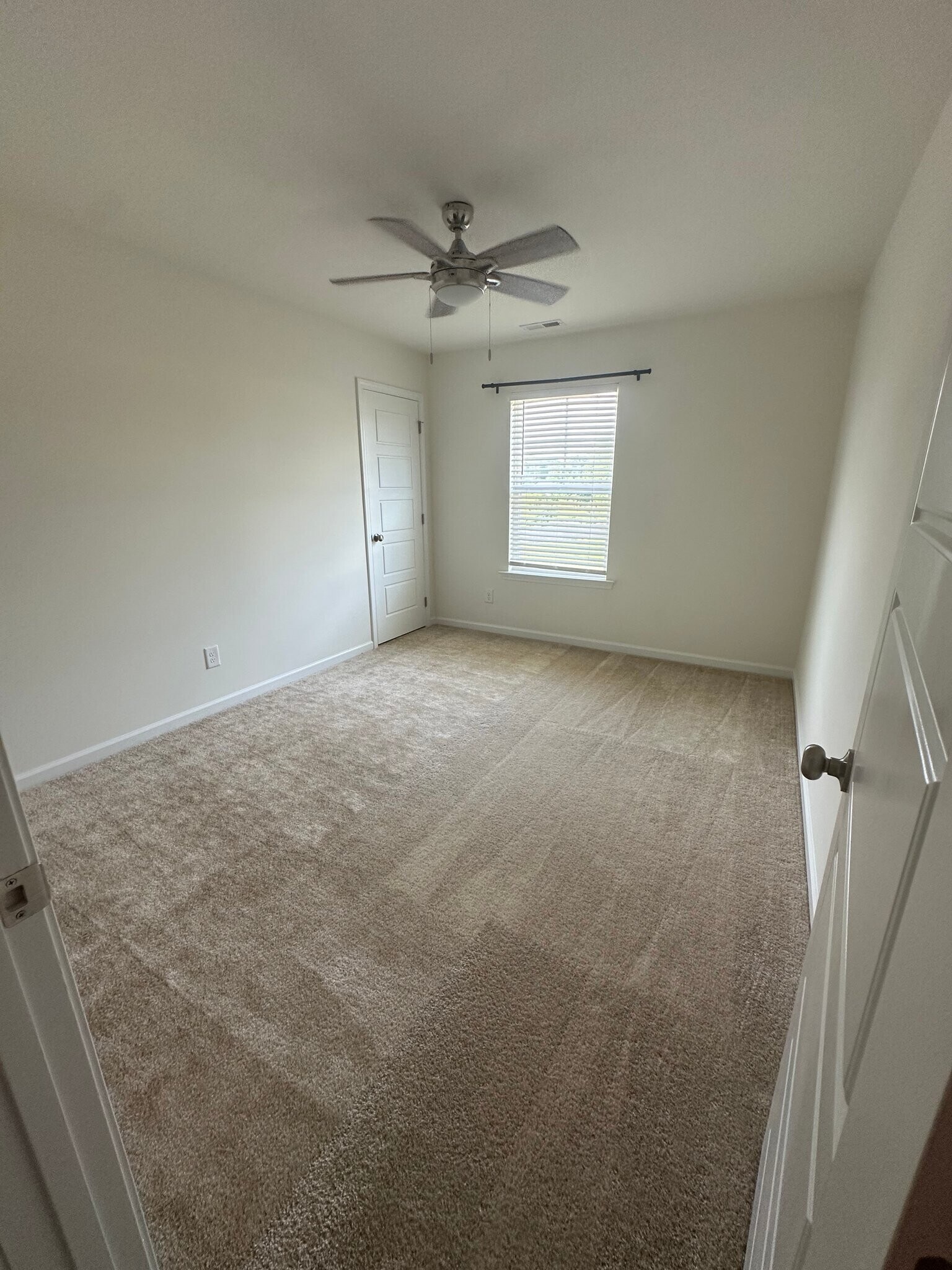 Building Photo - 423 Bassett Ln