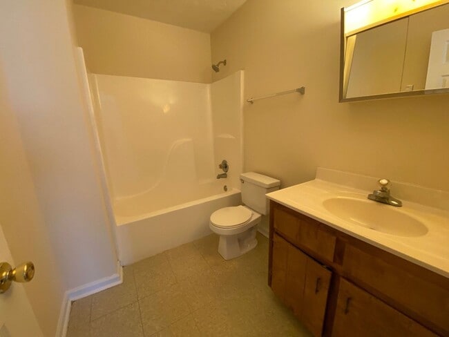 Building Photo - PRE LEASING AUGUST 2026!