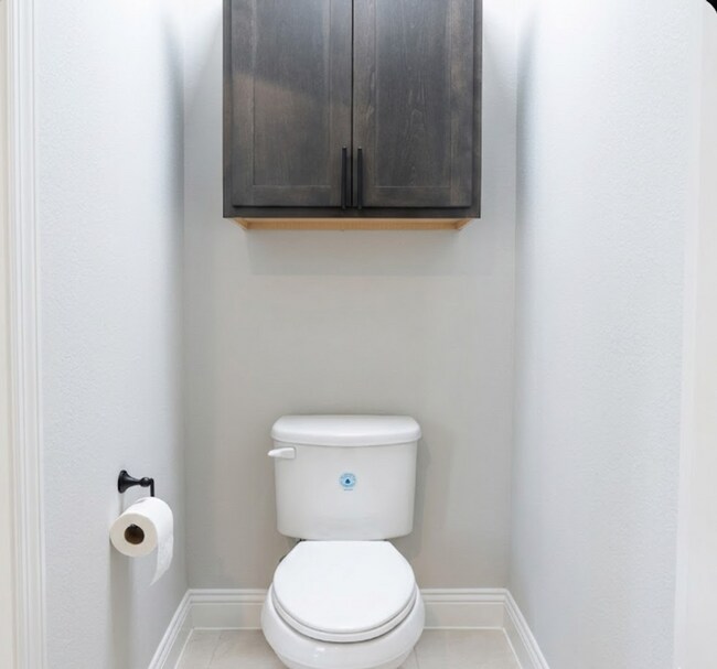 Building Photo - AVAILABLE NOW; APPLY AT OUR WEBSITE TODAY!!