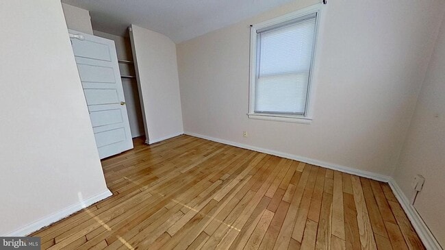 Building Photo - 889 Tioga St