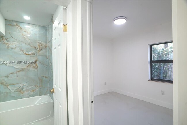 Building Photo - 315 NW 127th St