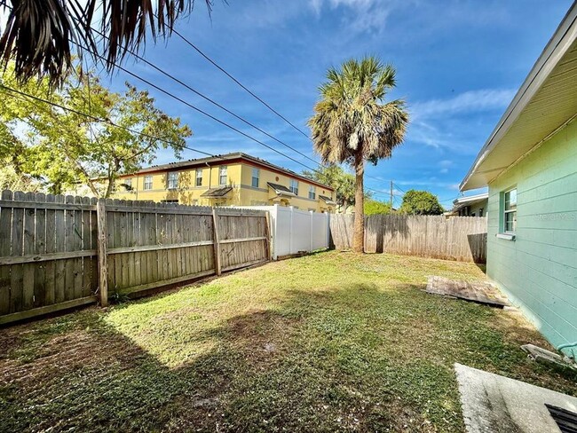 Building Photo - 255 38th Ave SE