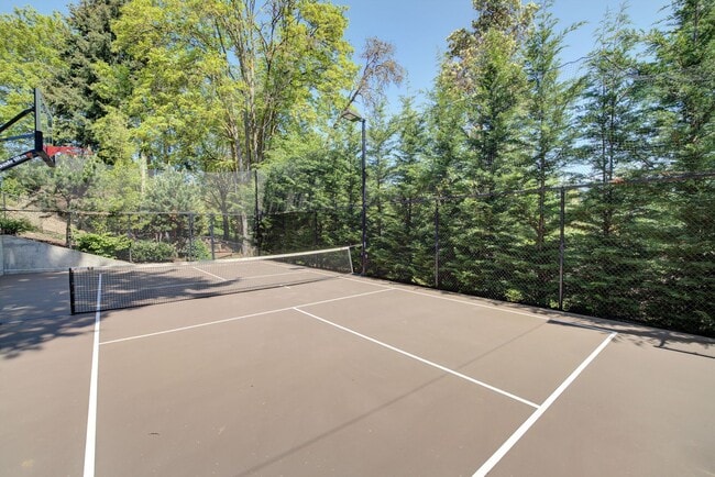 Building Photo - 5bd/4ba Medina Home