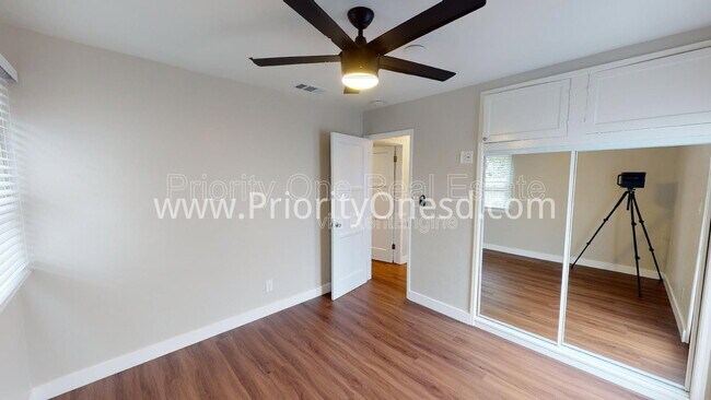 Building Photo - 4766 Bermuda Ave