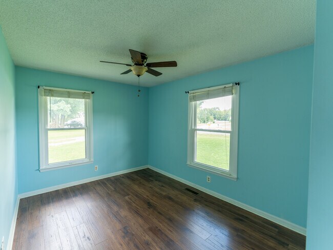 Building Photo - 2981 Bridle Dr