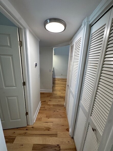 Building Photo - 222 Woodlake Wynde