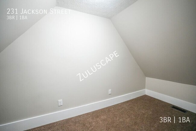 Building Photo - 231 Jackson St
