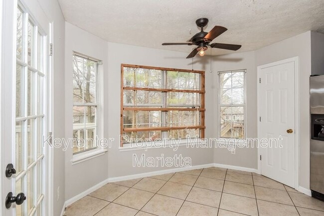 Building Photo - 4819 Lake Park Terrace