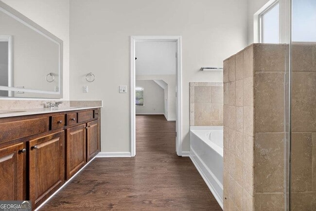 Building Photo - 2210 Apple Orchard Way