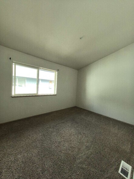 Building Photo - 6317 Barstow Ln SE