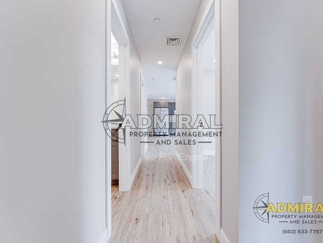 Building Photo - 3 Strafford Rd