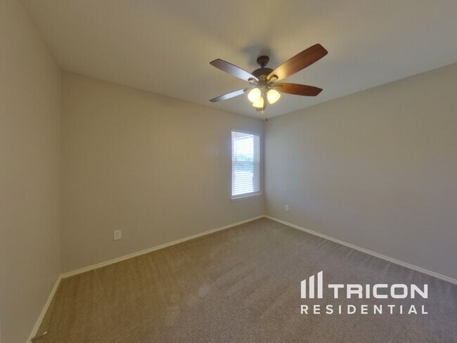 Building Photo - 9600 Orinda Dr