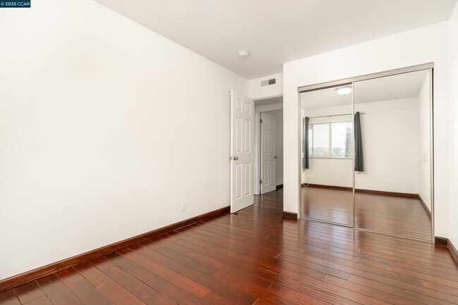Building Photo - 2345 Paloma Ct
