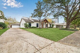 Building Photo - 2127 Blue Willow Dr